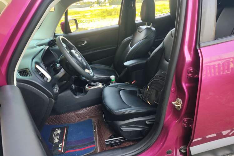 Used Jeep Renegade 2018 Connected Large Screen Version 180T Automatic High-Energy Edition Left Front Seat