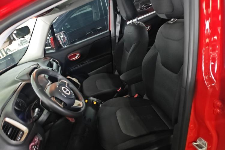Used Jeep Renegade 2018 Connected Large Screen Version 180T Automatic Jingneng Version Left Front Seat