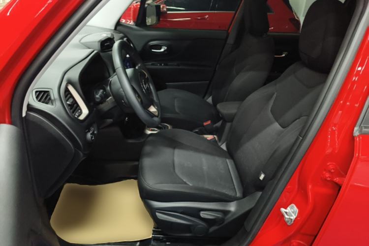Used Jeep Renegade 2018 Connected Large Screen Version 180T Automatic High-Energy Edition Left Front Seat