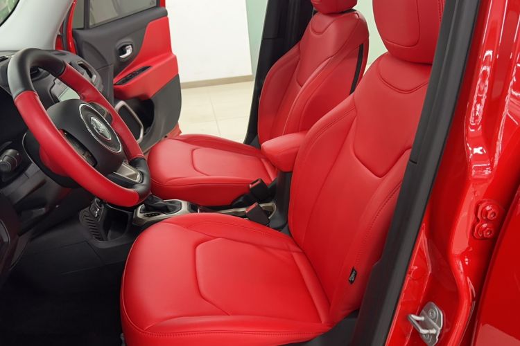Used Jeep Renegade 2018 Connected Large Screen Version 180T Automatic High-Energy Edition Left Front Seat