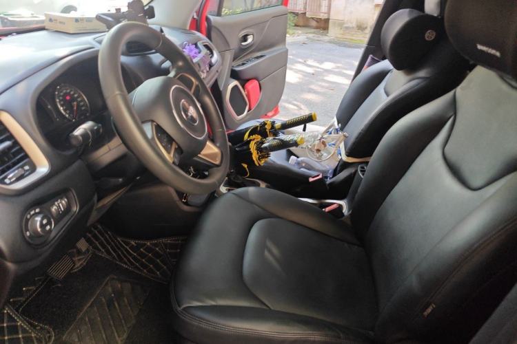 Used Jeep Renegade 2018 Connected Large Screen Version 180T Automatic High-Energy Edition Left Front Seat