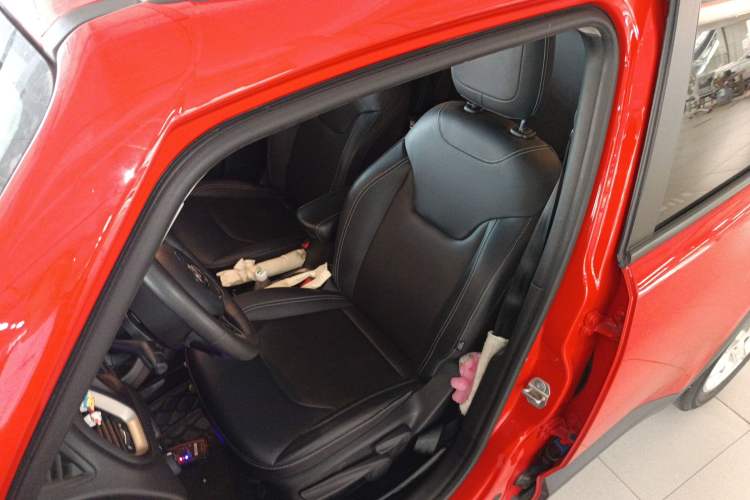 Used Jeep Renegade 2018 Connected Large Screen Version 180T Automatic High-Energy Edition Left Front Seat