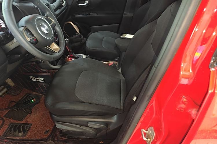 Used Jeep Renegade 2018 Connected Large Screen Version 180T Automatic High-Energy Edition Left Front Seat