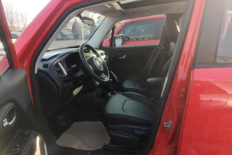 Used Jeep Renegade 2018 Connected Large Screen Version 180T Automatic High-Energy Edition Left Front Seat