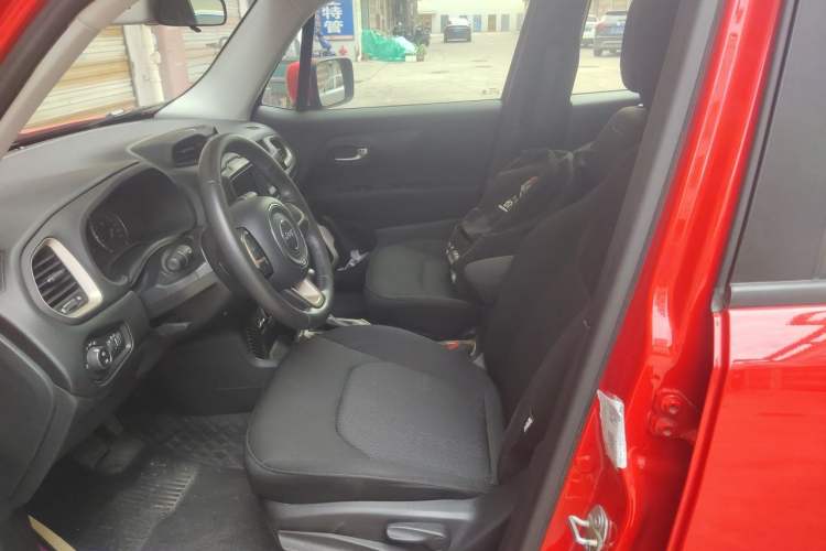 Used Jeep Renegade 2018 Connected Large Screen Version 180T Automatic Jingneng Version Left Front Seat