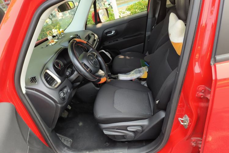 Used Jeep Renegade 2018 Connected Large Screen Version 180T Automatic High-Energy Edition Left Front Seat