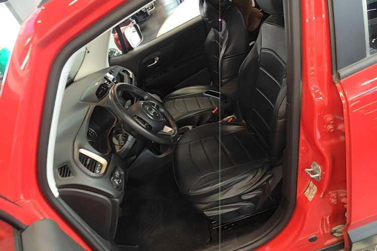 Used Jeep Renegade 2018 Connected Large Screen Version 180T Automatic Jingneng Version Left Front Seat