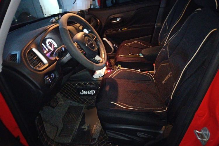 Used Jeep Renegade 2018 Connected Large Screen Version 180T Automatic Jingneng Version Left Front Seat