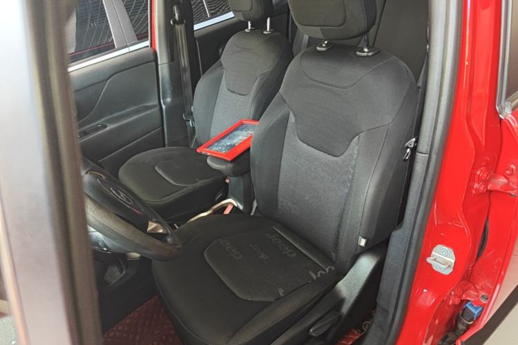 Used Jeep Renegade 2018 Connected Large Screen Version 180T Automatic High-Energy Edition Left Front Seat