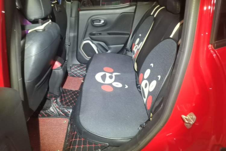 Used Jeep Renegade 2018 Connected Large Screen Version 180T Automatic Jingneng Version Left Rear Seat