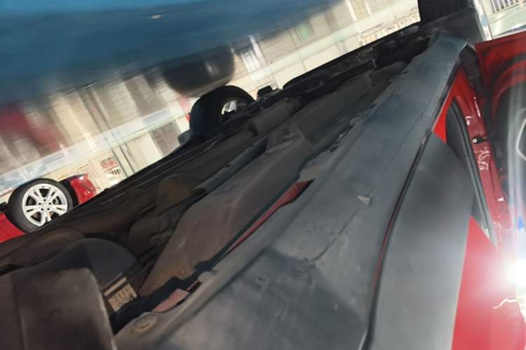 Used Jeep Renegade 2018 Connected Large Screen Version 180T Automatic High-Energy Edition Left Side Sill