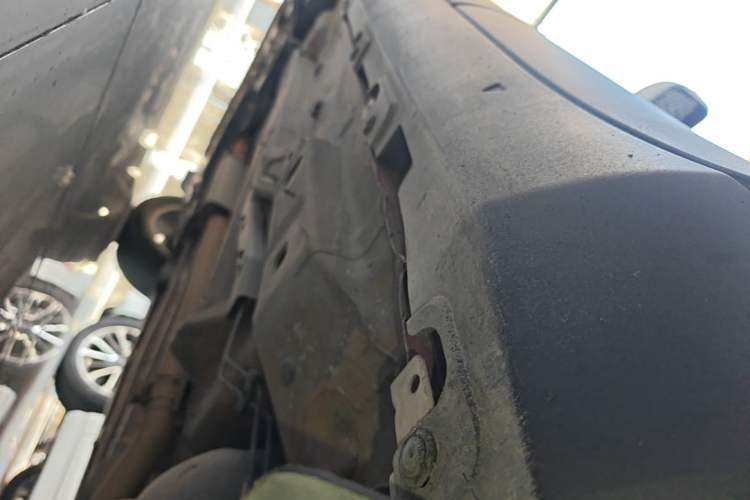 Used Jeep Renegade 2018 Connected Large Screen Version 180T Automatic High-Energy Edition Left Side Sill
