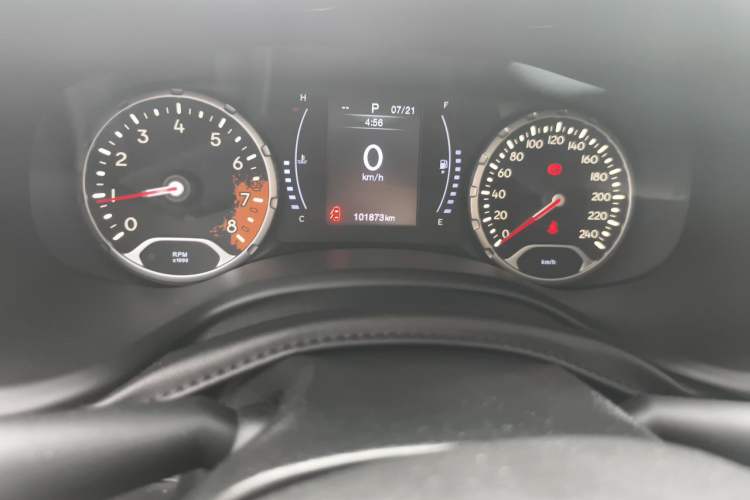 Used Jeep Renegade 2018 Connected Large Screen Version 180T Automatic High-Energy Edition Odometer Close Up