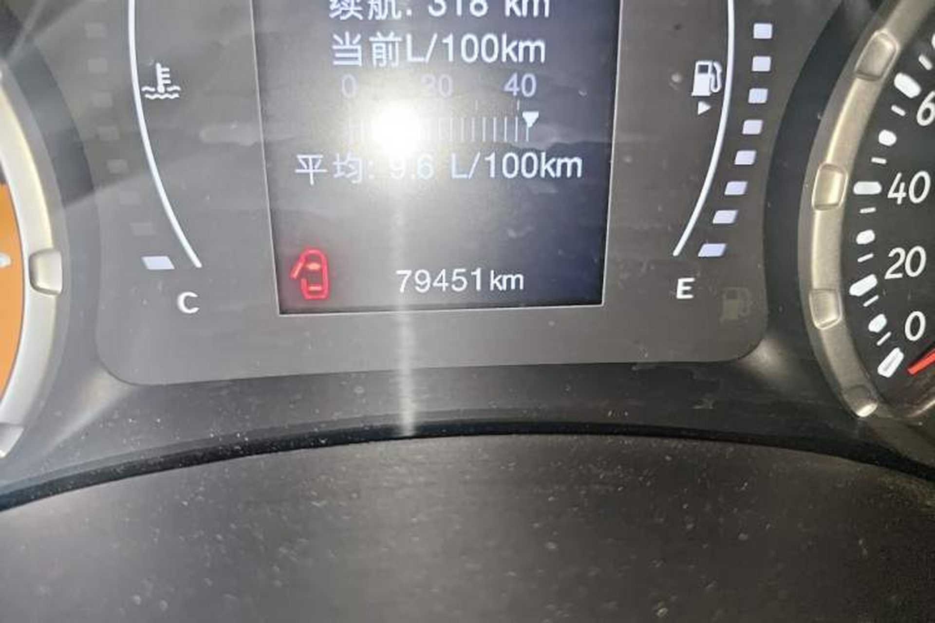 Used Jeep Renegade 2018 Connected Large Screen Version 180T Automatic High-Energy Edition Odometer Close Up