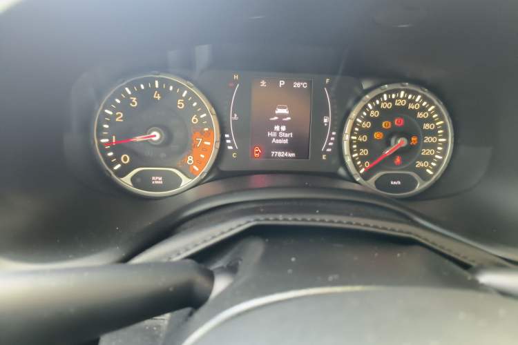 Used Jeep Renegade 2018 Connected Large Screen Version 180T Automatic High-Energy Edition Odometer Close Up