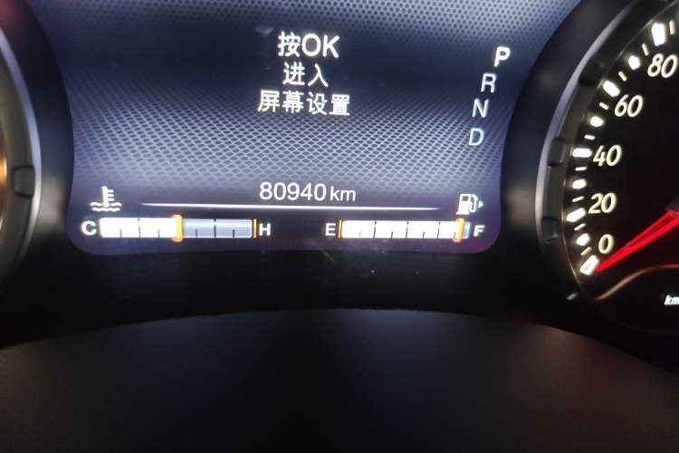 Used Jeep Renegade 2018 Connected Large Screen Version 180T Automatic Smart Version Odometer Close Up