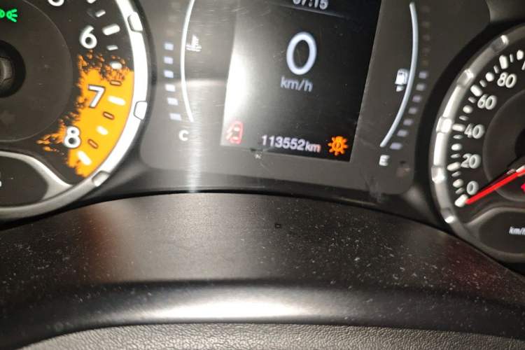 Used Jeep Renegade 2018 Connected Large Screen Version 180T Automatic High-Energy Edition Odometer Close Up
