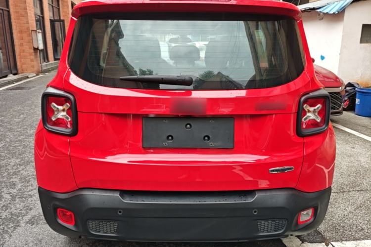 Used Jeep Renegade 2018 Connected Large Screen Version 180T Automatic High-Energy Edition Rear