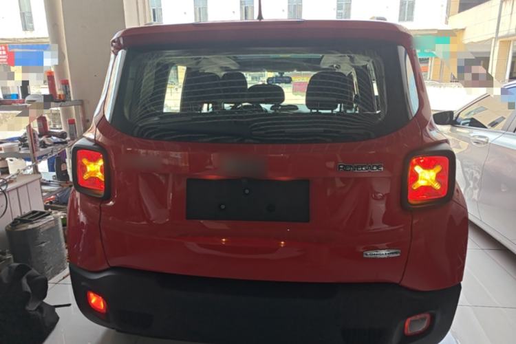Used Jeep Renegade 2018 Connected Large Screen Version 180T Automatic High-Energy Edition Rear