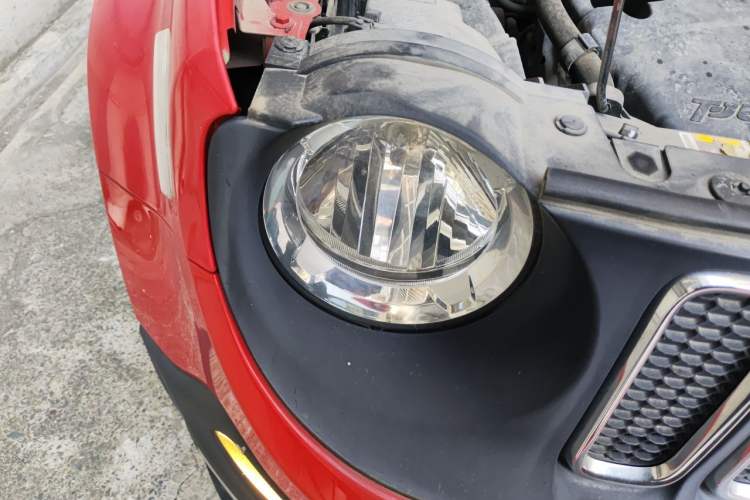 Used Jeep Renegade 2018 Connected Large Screen Version 180T Automatic Jingneng Version Right Front Headlight