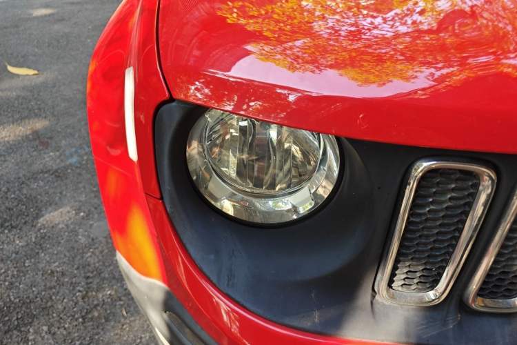 Used Jeep Renegade 2018 Connected Large Screen Version 180T Automatic High-Energy Edition Right Front Headlight