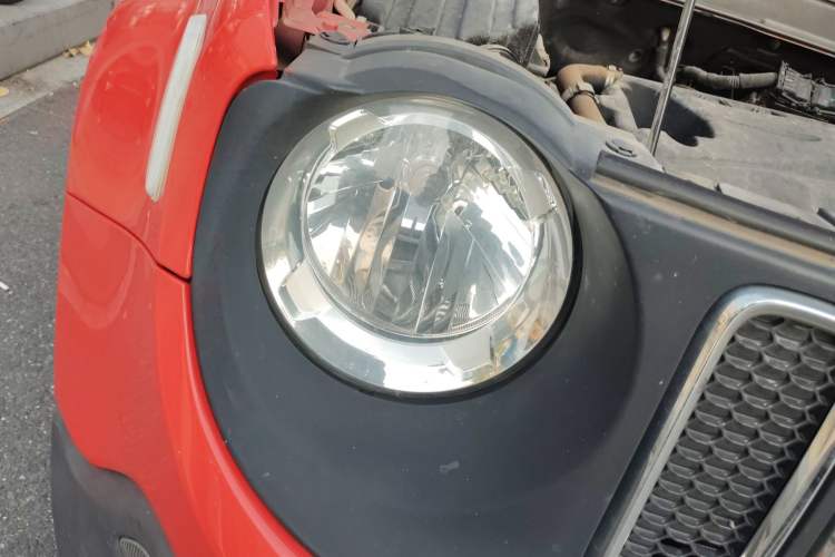 Used Jeep Renegade 2018 Connected Large Screen Version 180T Automatic Jingneng Version Right Front Headlight