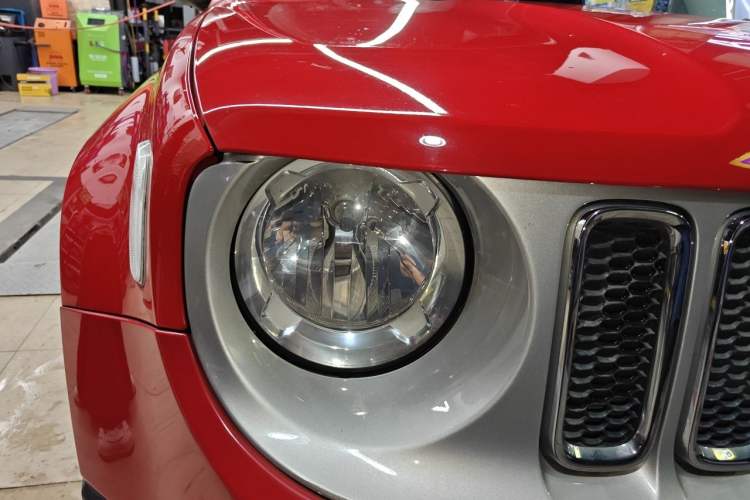 Used Jeep Renegade 2018 Connected Large Screen Version 180T Automatic Smart Version Right Front Headlight
