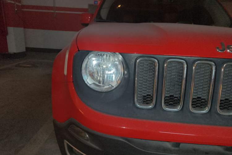 Used Jeep Renegade 2018 Connected Large Screen Version 180T Automatic High-Energy Edition Right Front Headlight