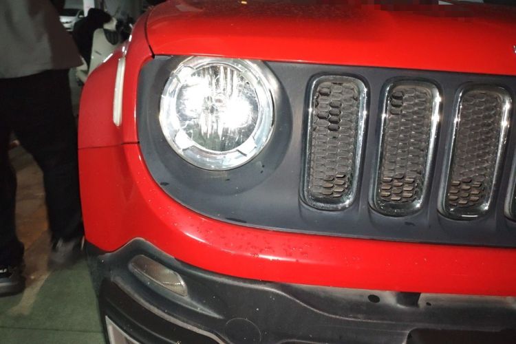Used Jeep Renegade 2018 Connected Large Screen Version 180T Automatic High-Energy Edition Right Front Headlight
