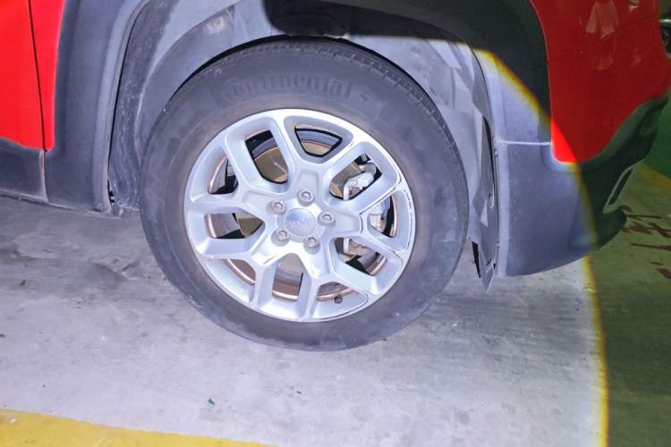 Used Jeep Renegade 2018 Connected Large Screen Version 180TS Automatic High-Energy Edition Right Front Wheel Hub