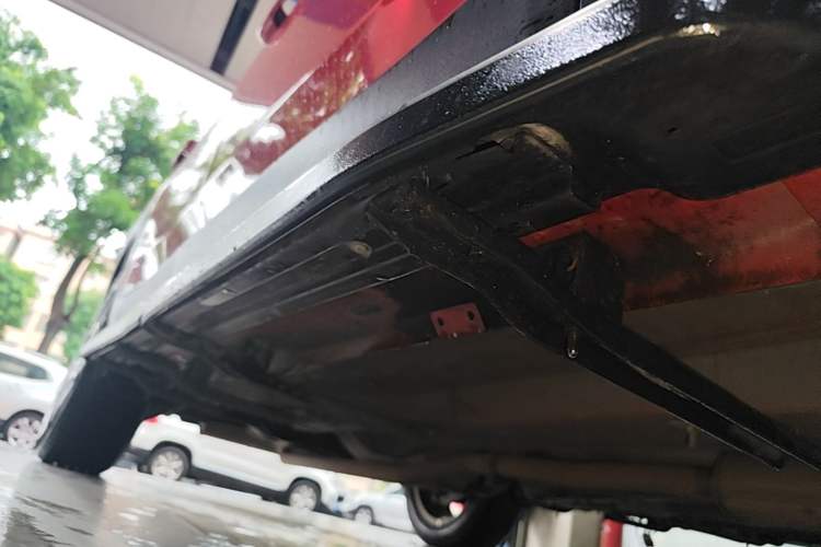 Used Jeep Renegade 2018 Connected Large Screen Version 180T Automatic High-Energy Edition Right Side Sill