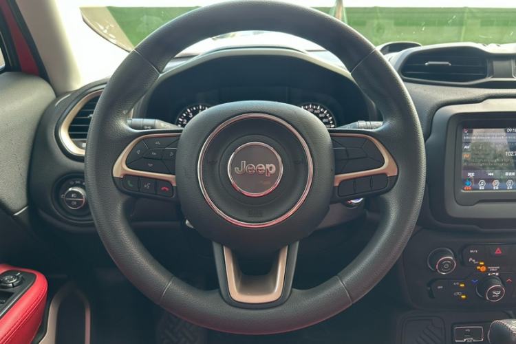 Used Jeep Renegade 2018 Connected Large Screen Version 180T Automatic High-Energy Edition Steering Wheel