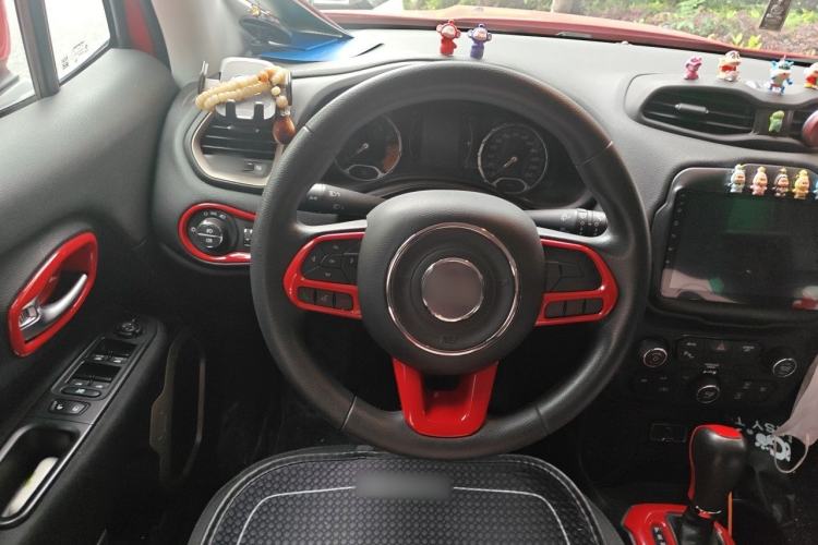 Used Jeep Renegade 2018 Connected Large Screen Version 180T Automatic High-Energy Edition Steering Wheel