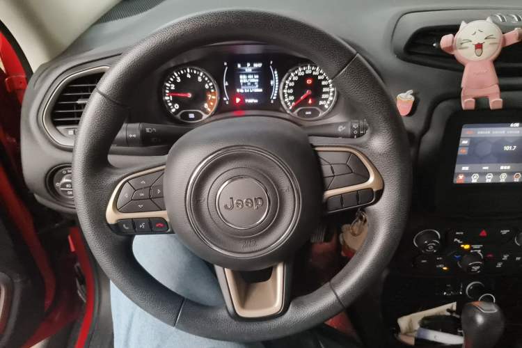 Used Jeep Renegade 2018 Connected Large Screen Version 180T Automatic High-Energy Edition Steering Wheel