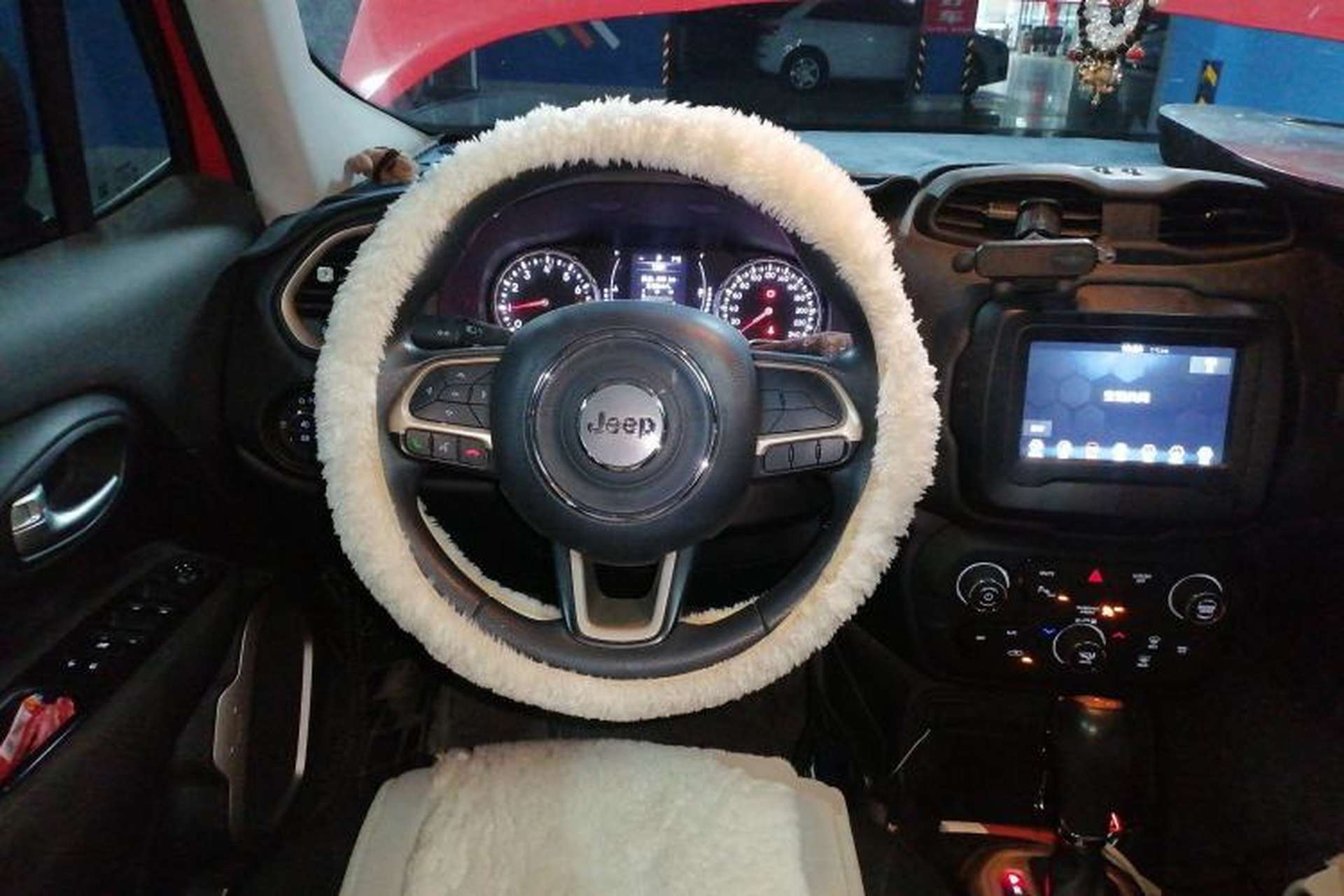 Used Jeep Renegade 2018 Connected Large Screen Version 180T Automatic High-Energy Edition Steering Wheel