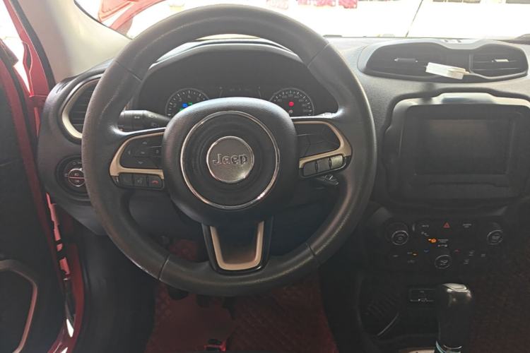 Used Jeep Renegade 2018 Connected Large Screen Version 180T Automatic High-Energy Edition Steering Wheel