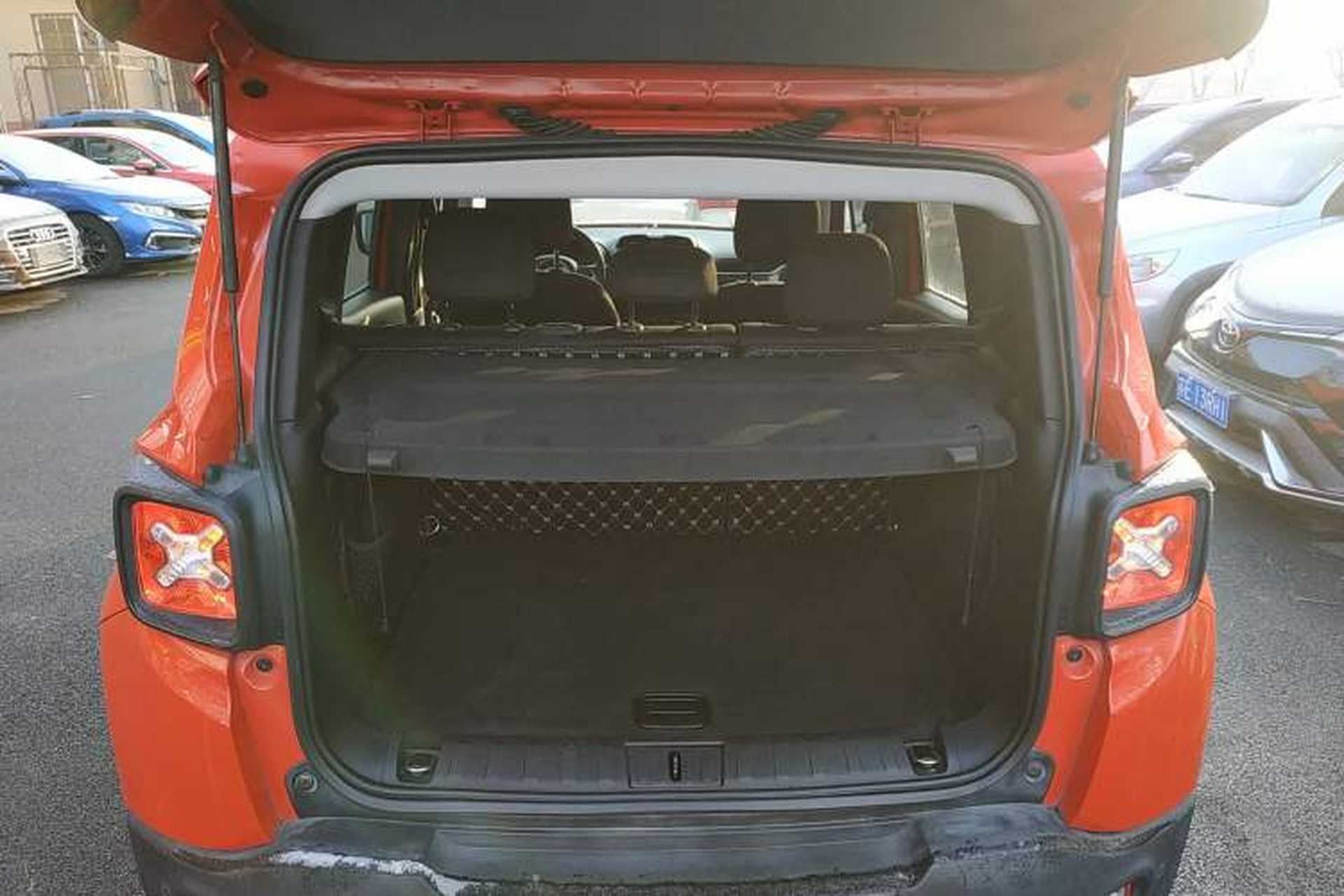 Used Jeep Renegade 2018 Connected Large Screen Version 180T Automatic Jingneng Version Trunk