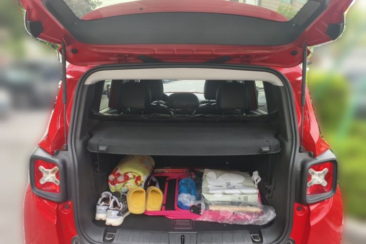 Used Jeep Renegade 2018 Connected Large Screen Version 180T Automatic High-Energy Edition Trunk