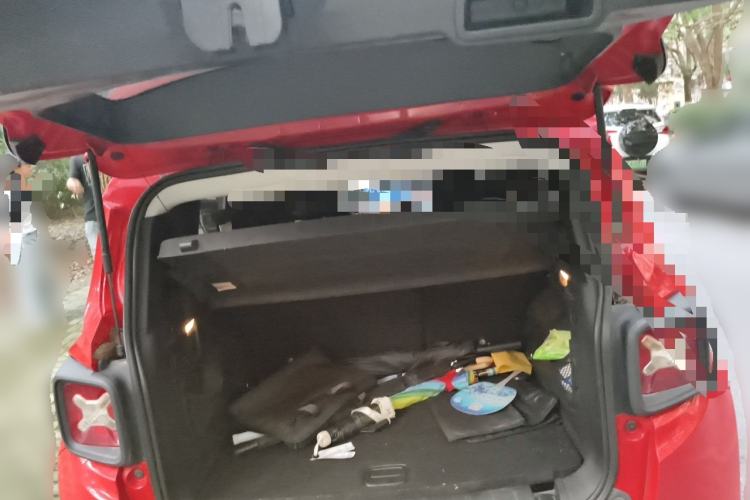 Used Jeep Renegade 2018 Connected Large Screen Version 180T Automatic High-Energy Edition Trunk