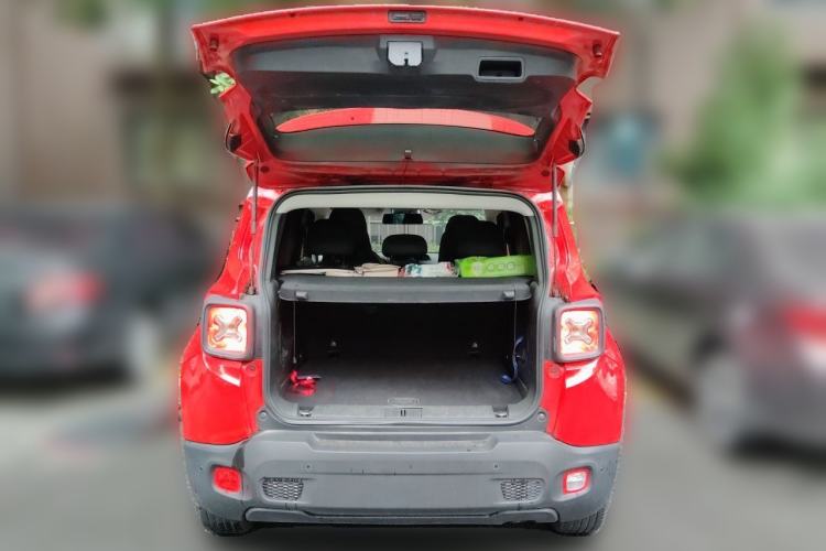 Used Jeep Renegade 2018 Connected Large Screen Version 180T Automatic Jingneng Version Trunk
