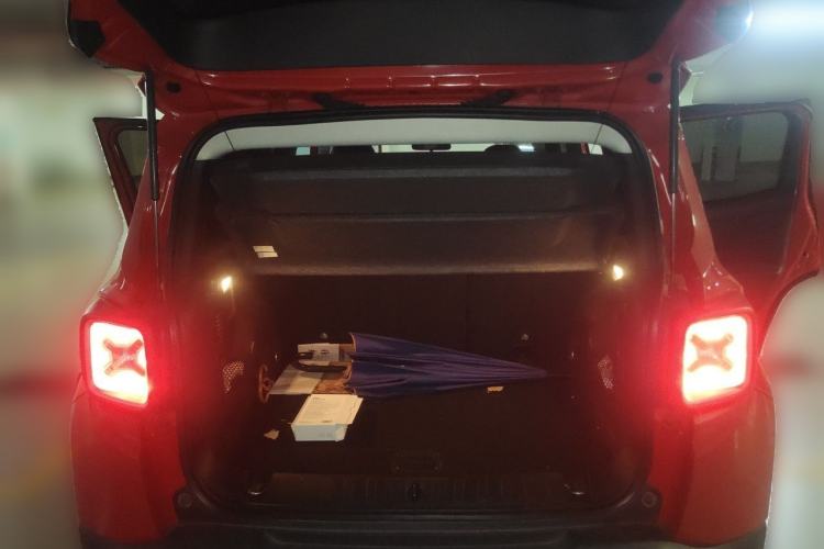 Used Jeep Renegade 2018 Connected Large Screen Version 180T Automatic Smart Version Trunk