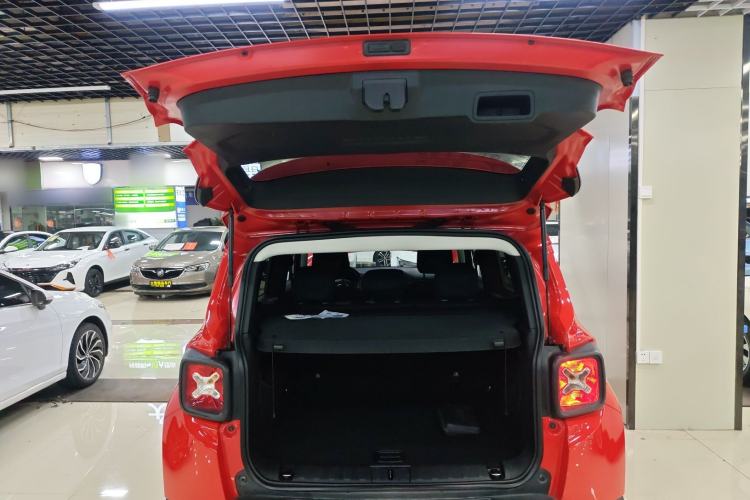Used Jeep Renegade 2018 Connected Large Screen Version 180T Automatic Jingneng Version Trunk