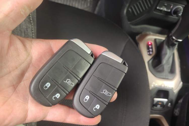Used Jeep Renegade 2018 Connected Large Screen Version 180T Automatic Jingneng Version Vehicle Key