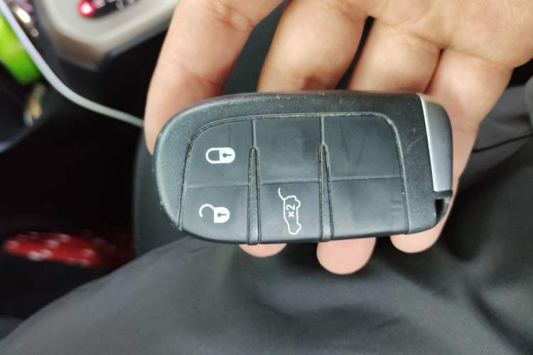 Used Jeep Renegade 2018 Connected Large Screen Version 180T Automatic Jingneng Version Vehicle Key