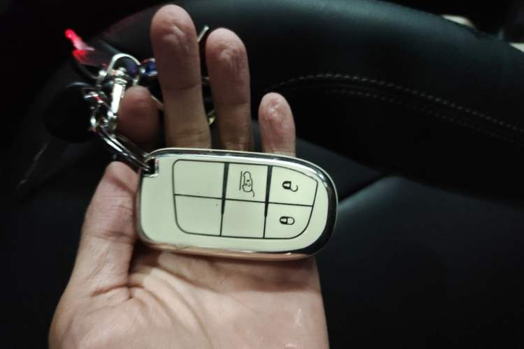 Used Jeep Renegade 2018 Connected Large Screen Version 180T Automatic Smart Version Vehicle Key