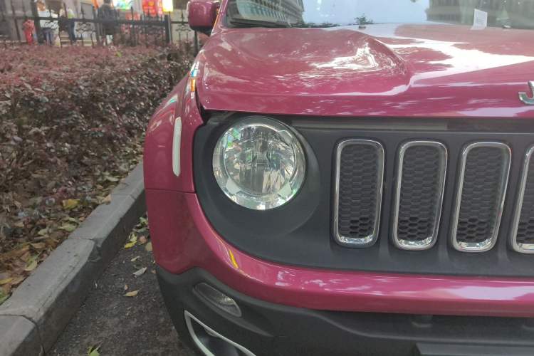 Used Jeep Renegade 2018 Connected Large Screen Version 180T Automatic High-Energy Edition Right Front Headlight