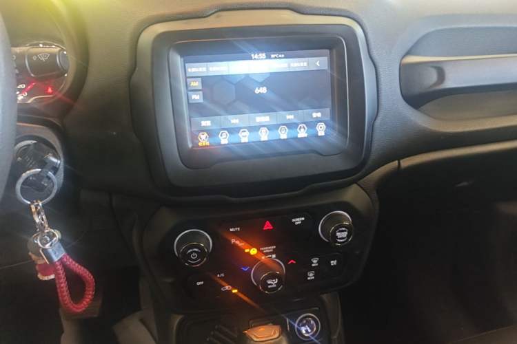 Used Jeep Renegade 2018 Connected Large Screen Version 180T Automatic High-Energy Edition Audio And AC Panel