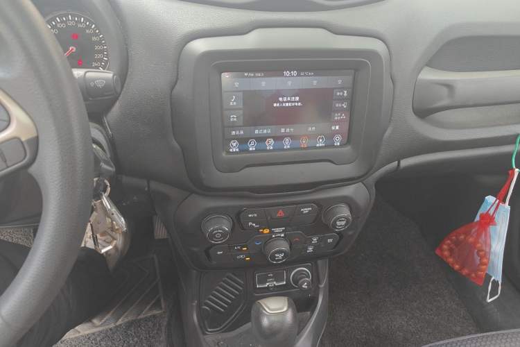 Used Jeep Renegade 2018 Connected Large Screen Version 180T Automatic High-Energy Edition Audio And AC Panel