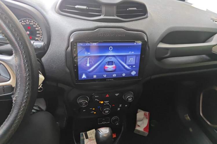 Used Jeep Renegade 2018 Connected Large Screen Version 180T Automatic High-Energy Edition Audio And AC Panel