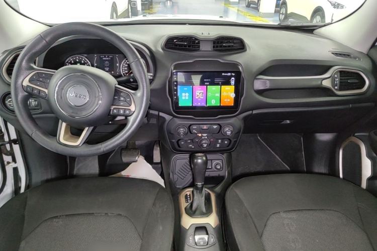 Used Jeep Renegade 2018 Connected Large Screen Version 180T Automatic High-Energy Edition Center Console
